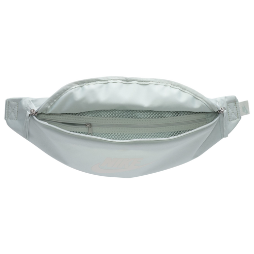 Foot locker nike fanny pack hotsell