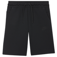 Nike tech fleece shorts hotsell foot locker