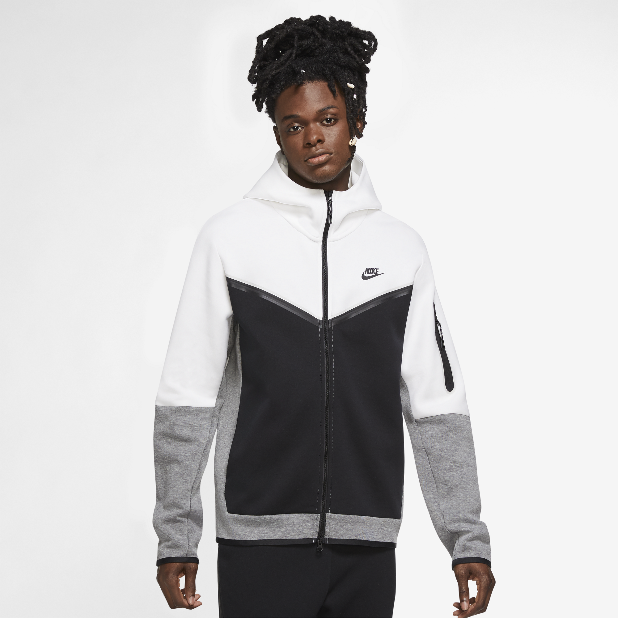 black nike tech fleece hoodie xs