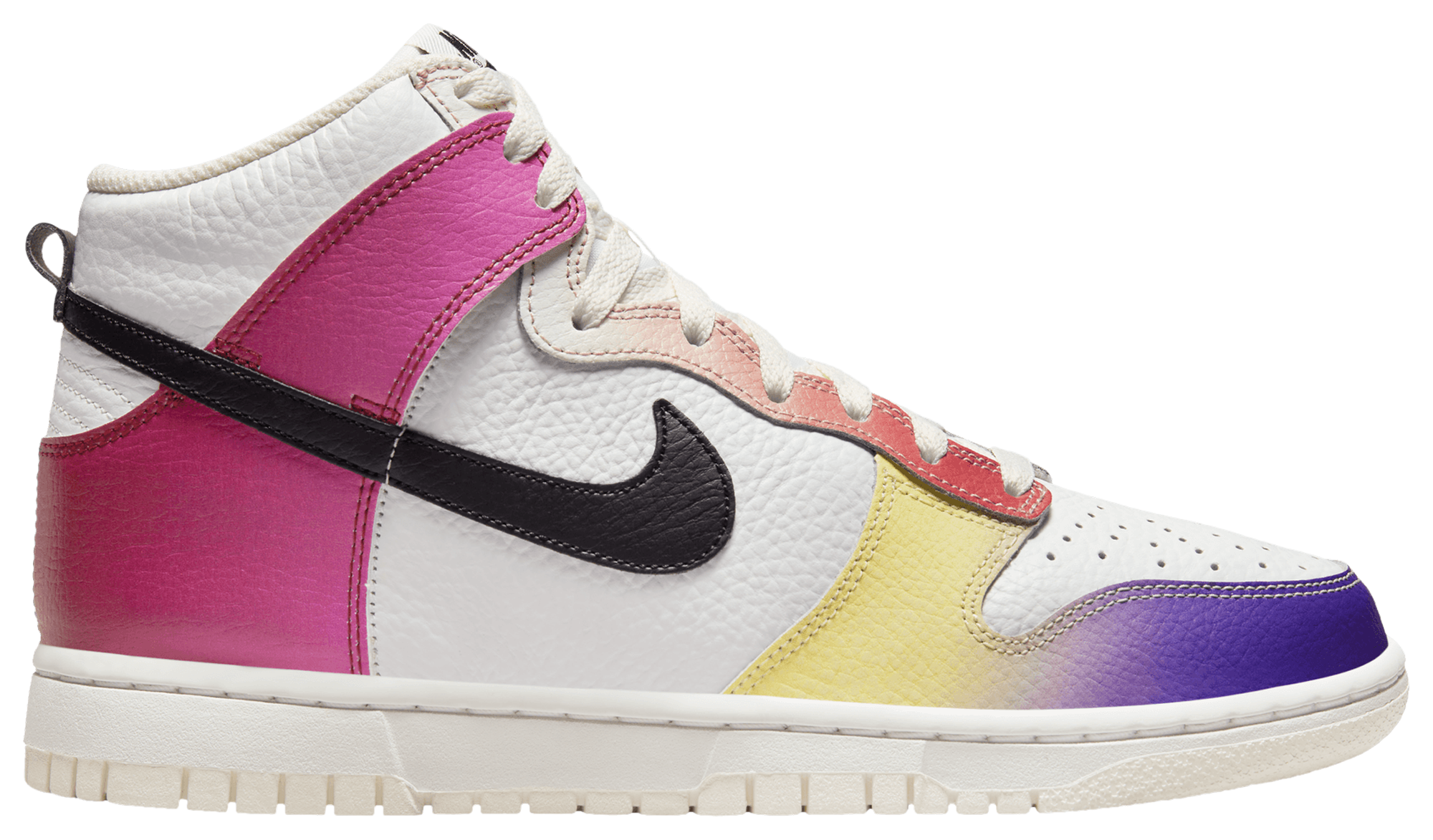 Lady foot locker nike 2025 womens sky high dunks