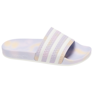 Adidas hotsell slippers footlocker