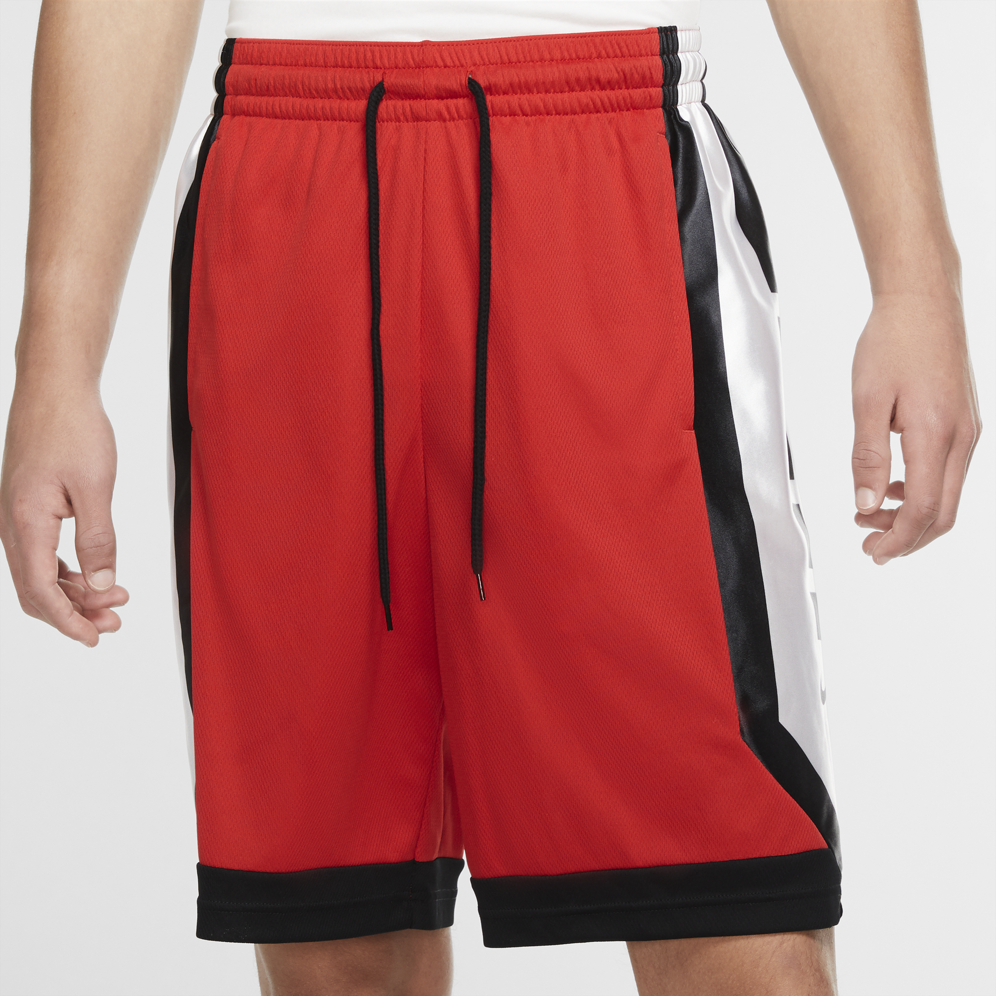 Black and red hotsell nike elite shorts