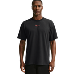 Black/University Red