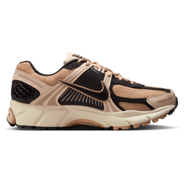 Nike Zoom Vomero 5 | Champs Sports