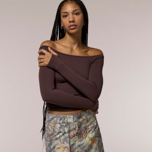  - Cozi Yuli Off Shoulder Smoothing Top - Chocolate