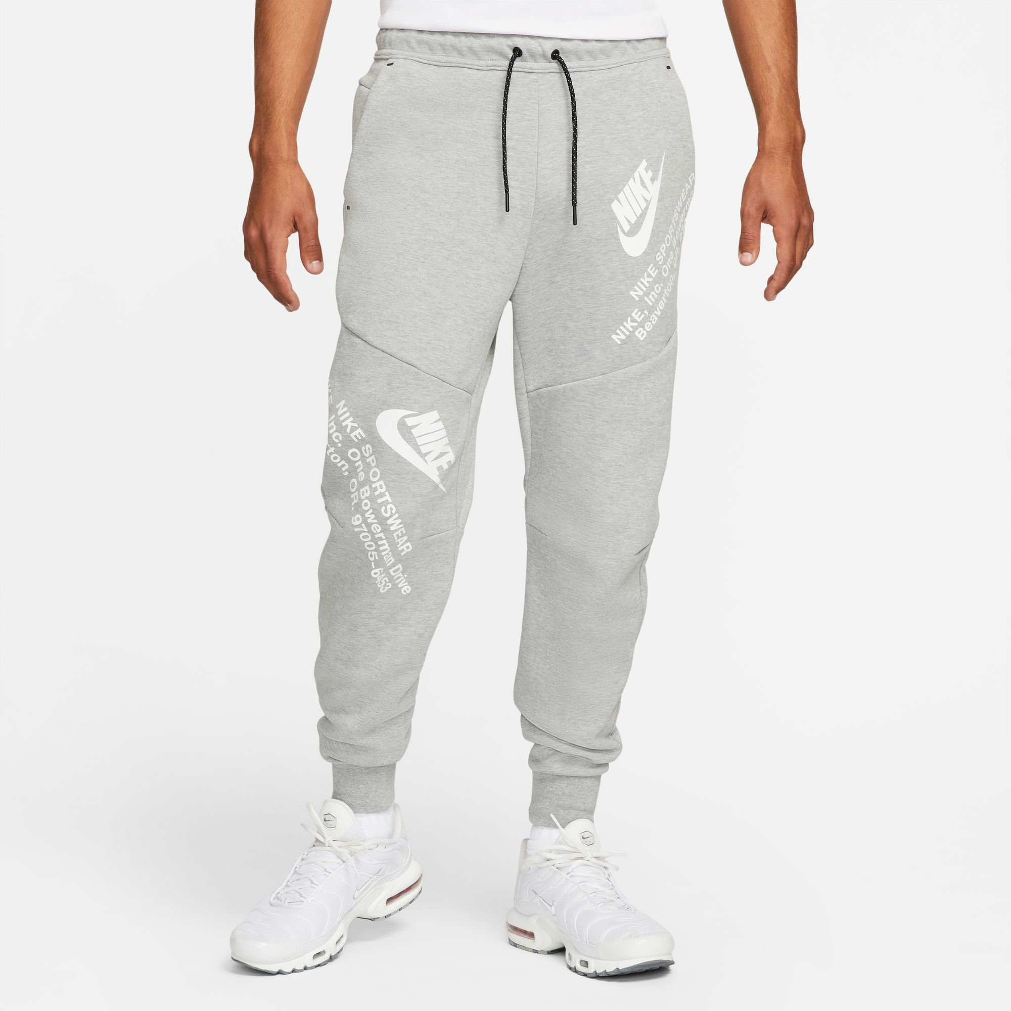 nike tech fleece joggers foot locker