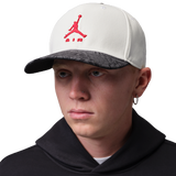 Sail/Black/University Red
