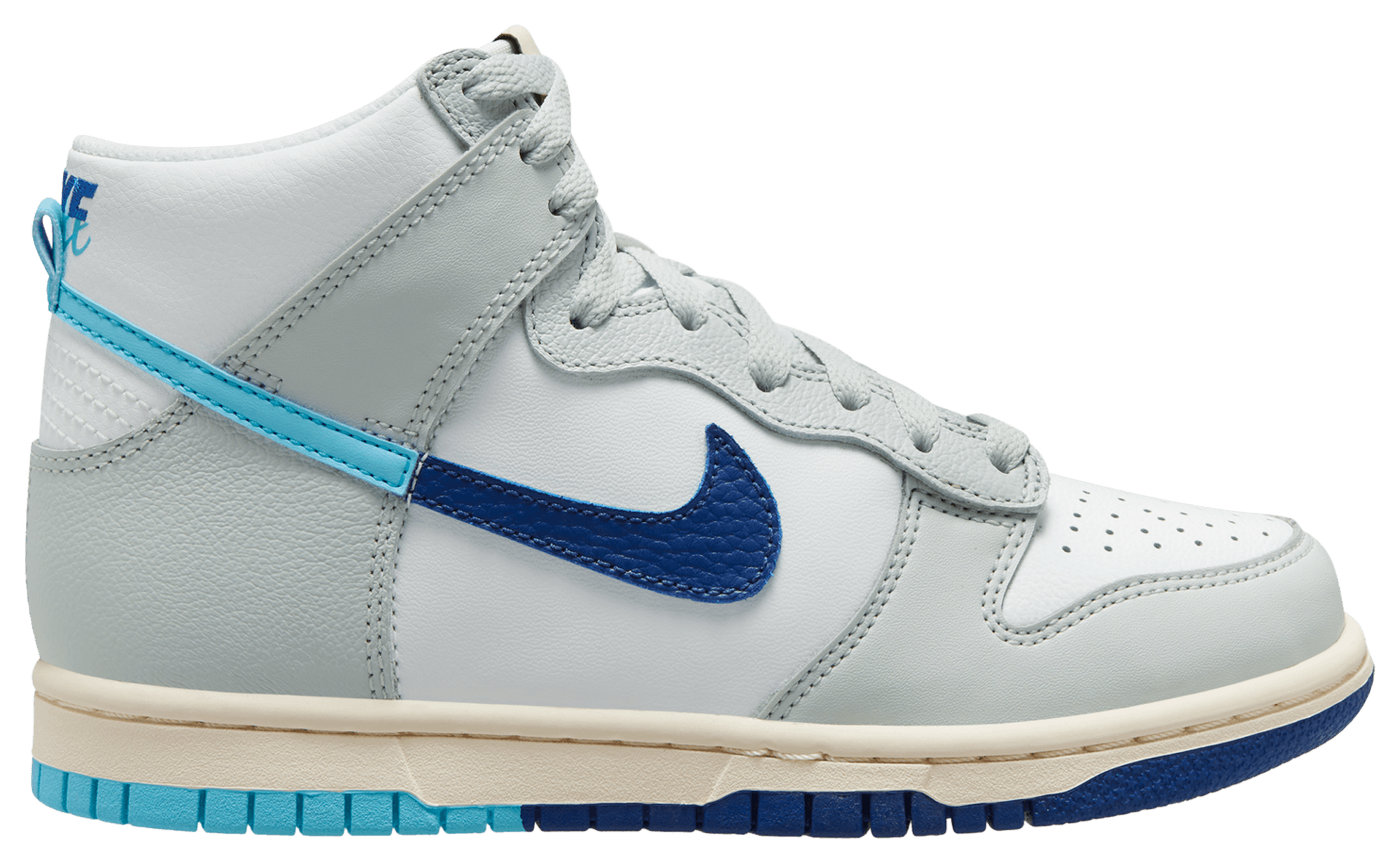 Nike dunks high outlet tops footlocker