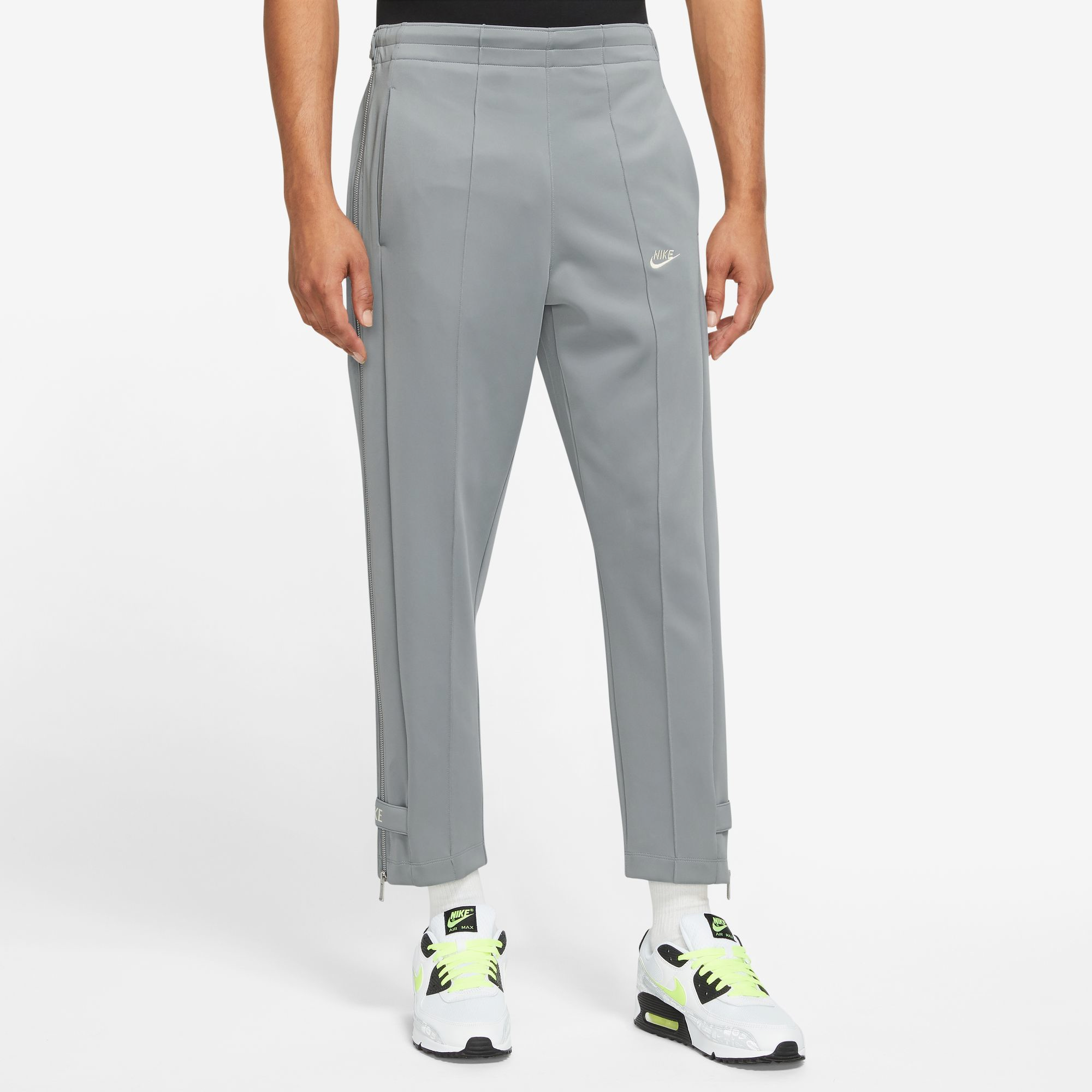 Foot locker 2024 nike track pants