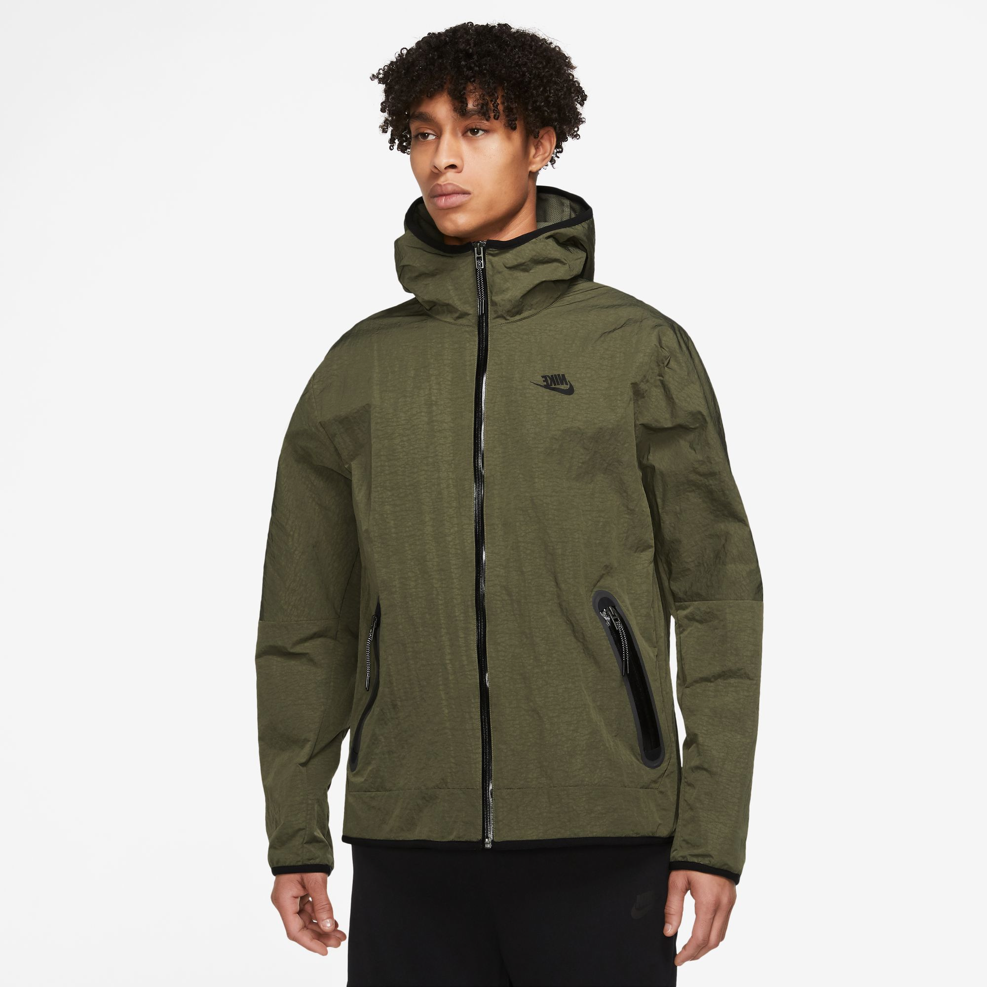 puede Tareas del hogar col china Nike Tech Woven Jacket | Champs Sports