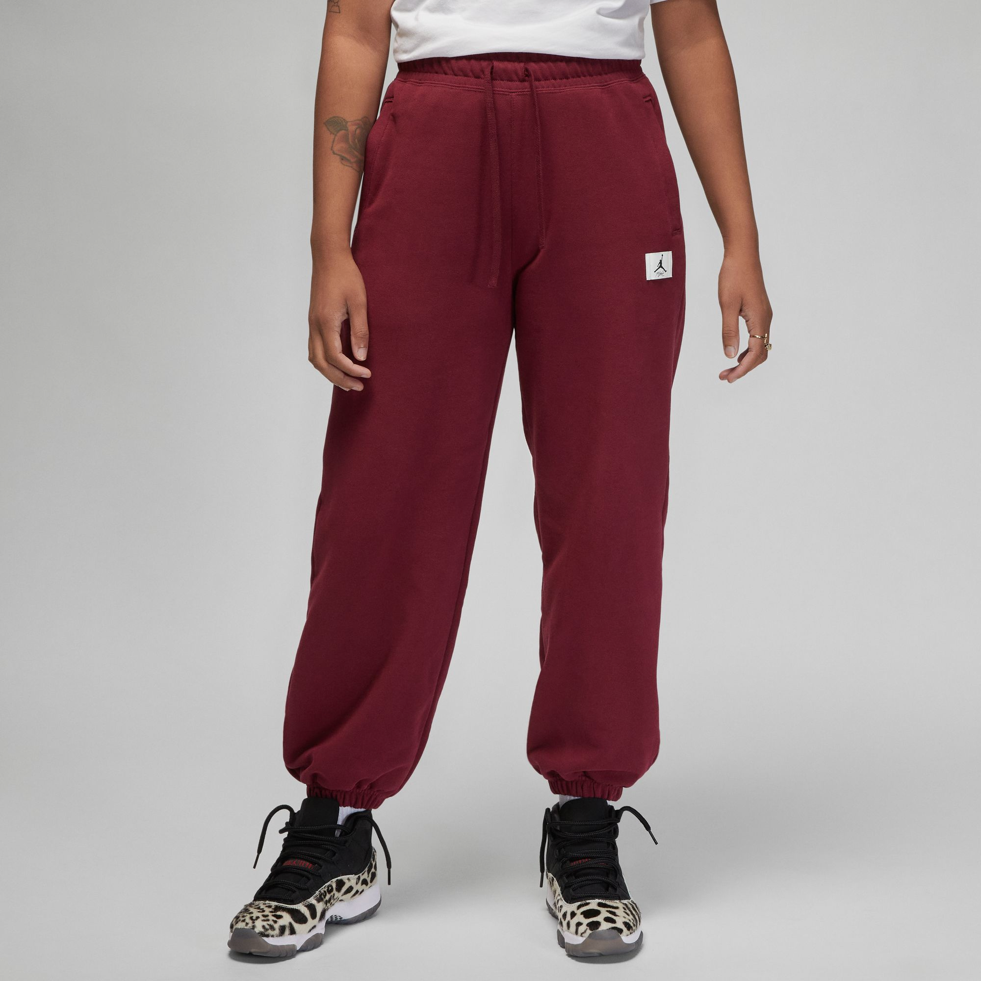 Foot locker jordan store sweatpants