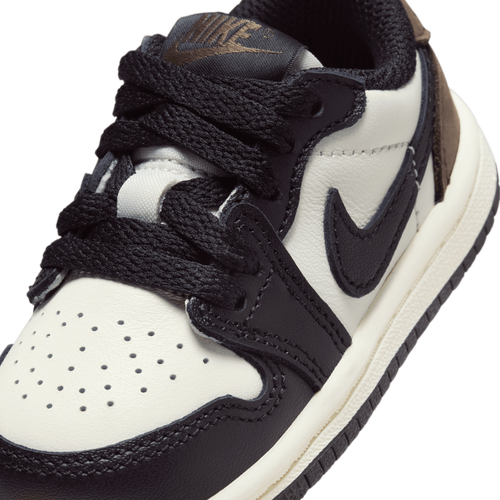 Air jordan 1 retro low black white hotsell