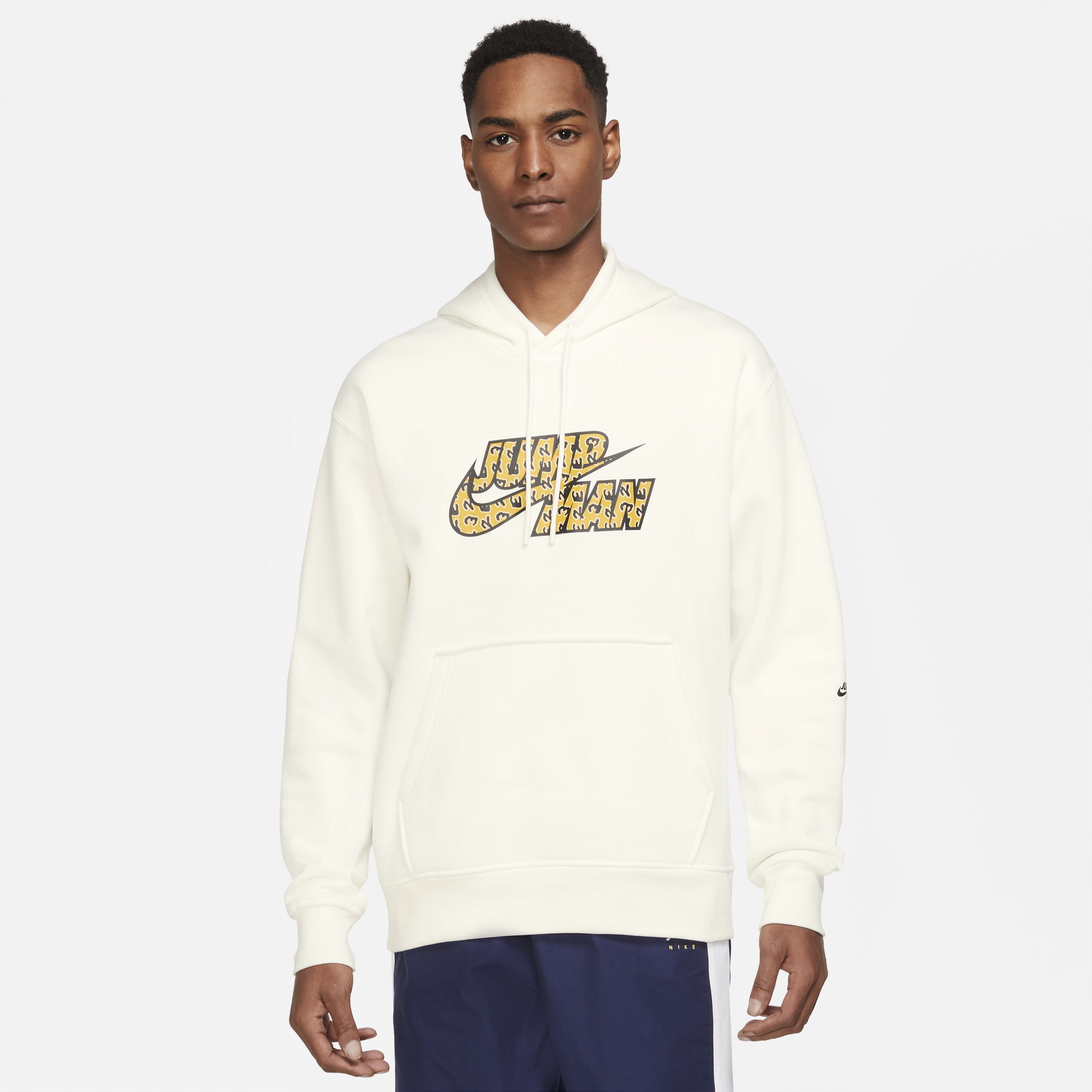 Air jordan best sale hoodie foot locker