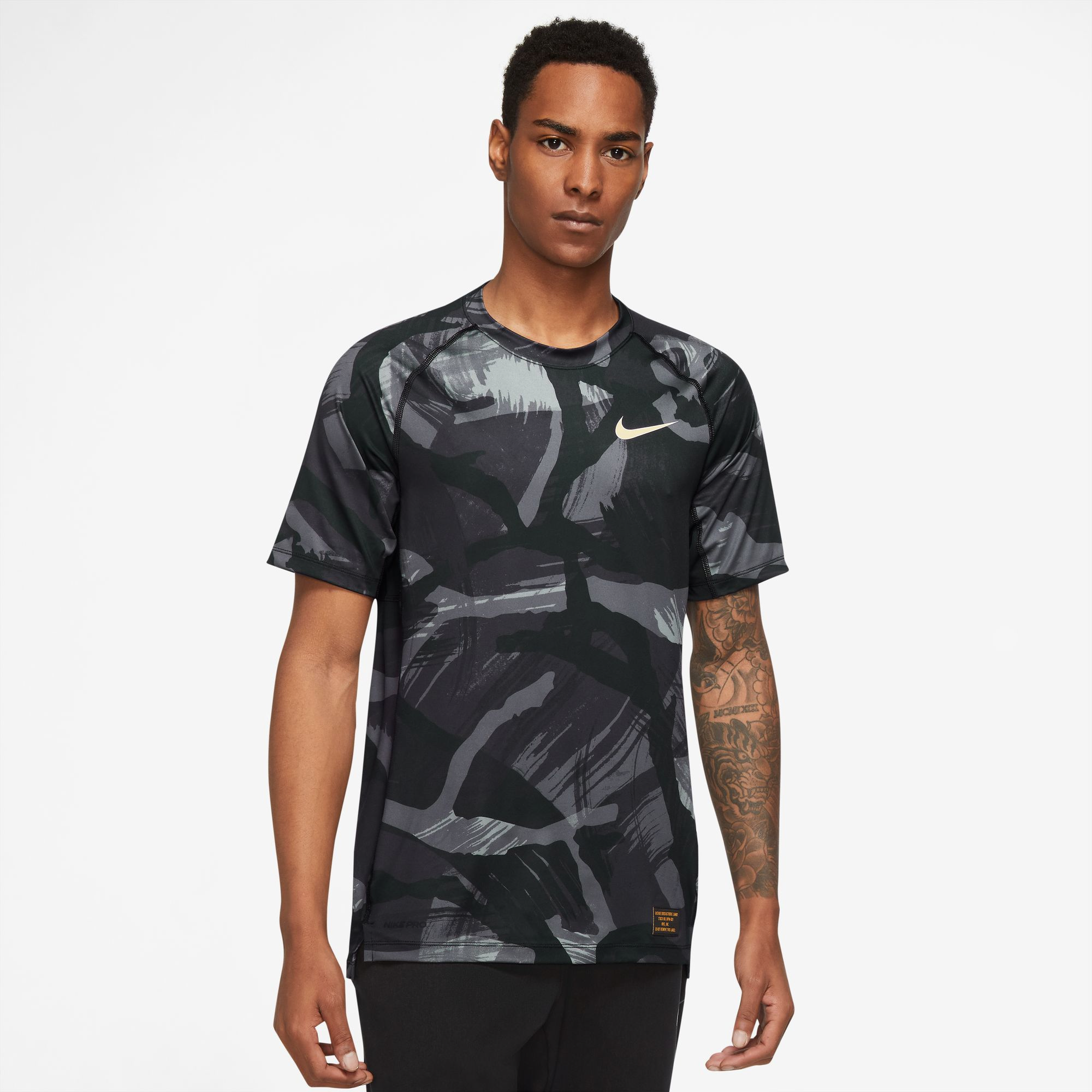 Nike dry camo aop best sale print t shirt mens