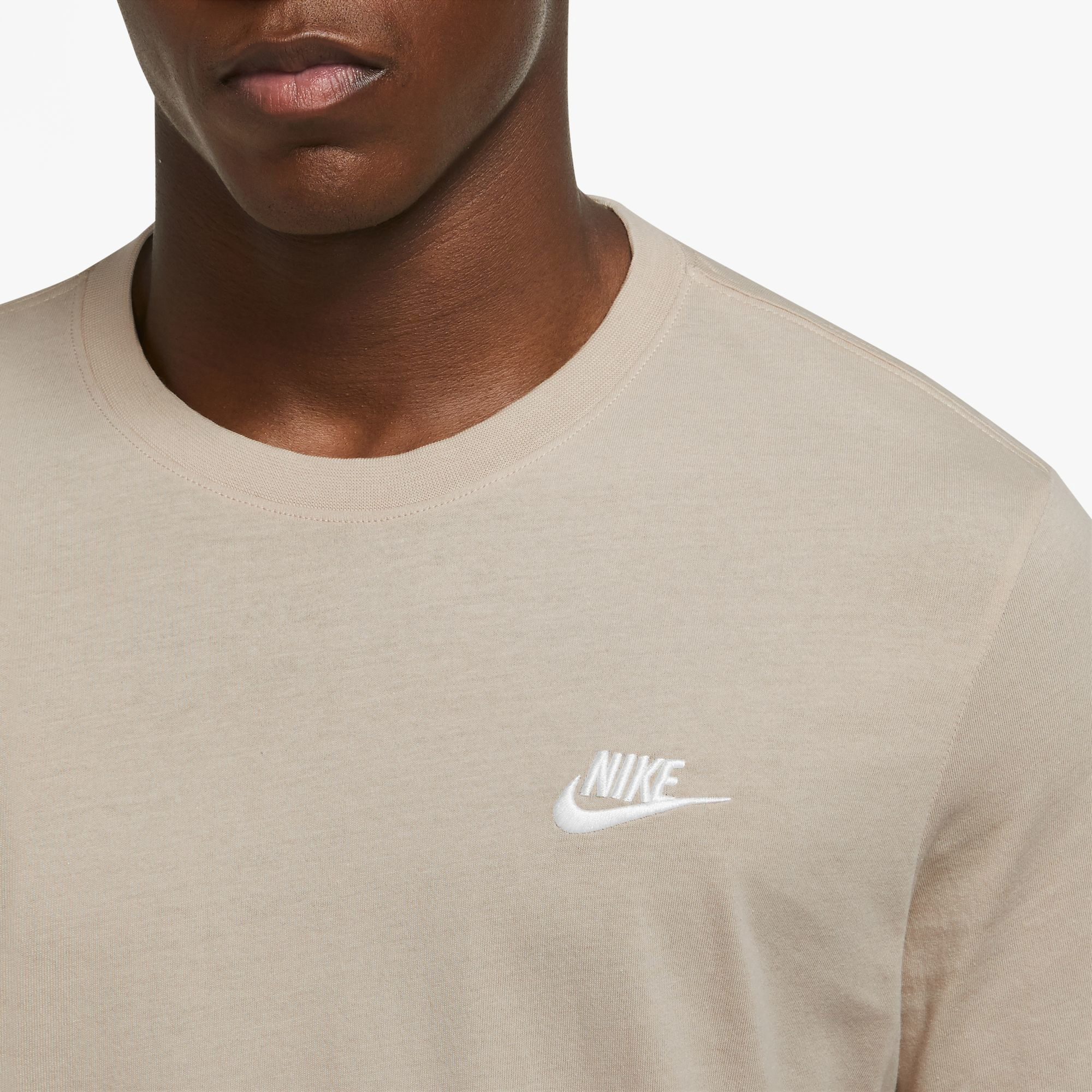 Nike NSW Club Short Sleeve T-Shirt