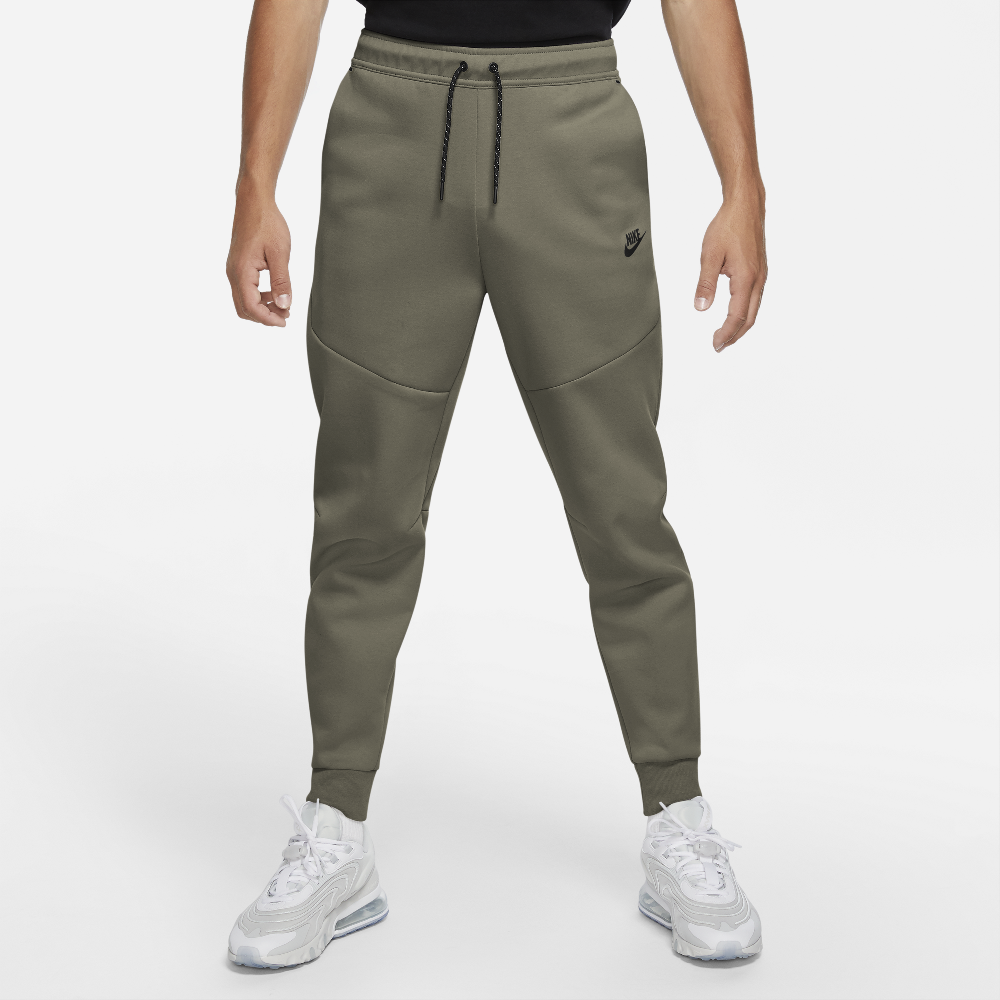nike mens regular fit cargo fleece jogger pant