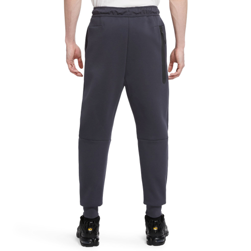 Foot locker nike fleece joggers hotsell
