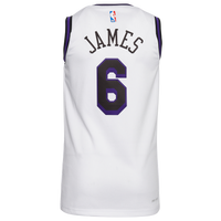 Lebron james jersey clearance foot locker