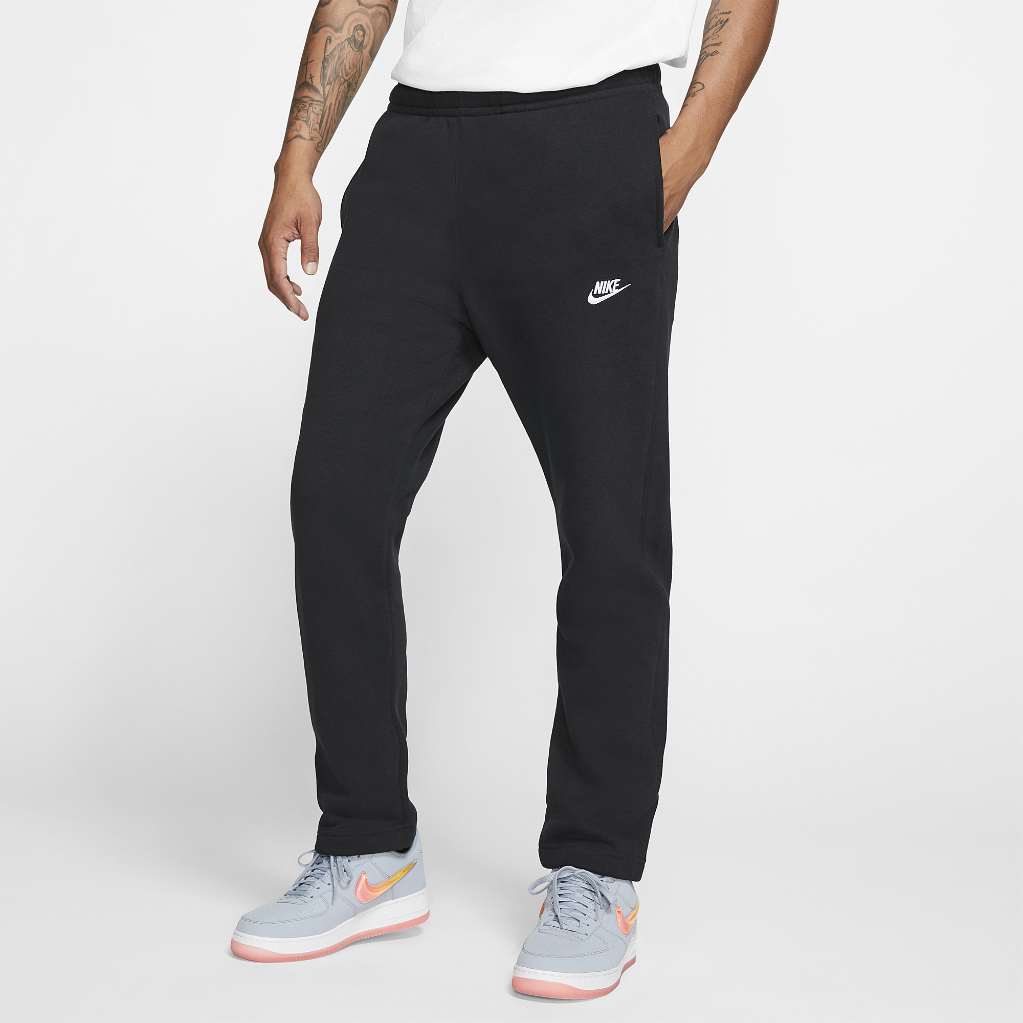 nike sweatpants with zipper pockets