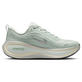 Nike Vomero Plus - Nike Mtlc Silver/Lt Barely Green