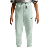 Barely Green/Black/Black