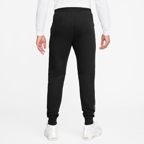 Foot locker nike joggers hotsell