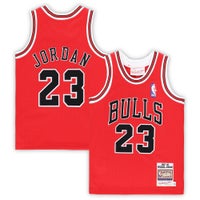 Michael jordan clothes foot locker best sale