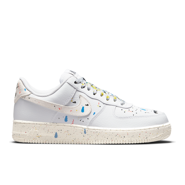 Sapatilhas Nike Air Force 1'07 LV8 para homem - Branco - CZ0339-100