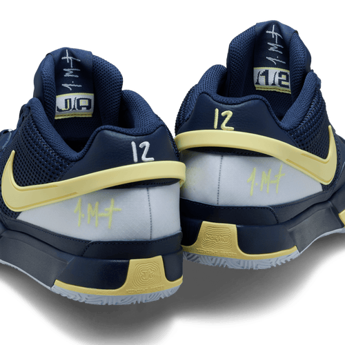 Kyrie 3 mens footlocker best sale