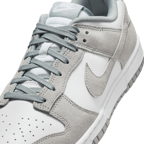 Nike Dunk Low Retro Image 7 of 8. Tap to open photo gallery.