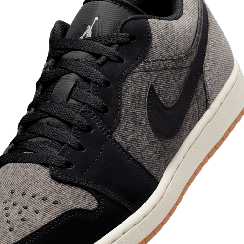 Jordan 1 Low SE Image 7 of 9. Tap to open photo gallery.