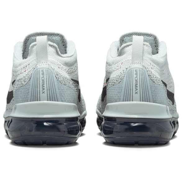 Nike Air VaporMax 2023 Flyknit Image 3 of 8. Tap to open photo gallery.