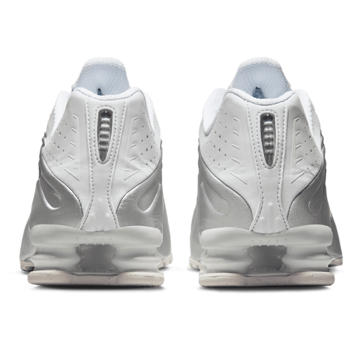 Nike Shox R4 Image 3 of 8. Tap to open photo gallery.
