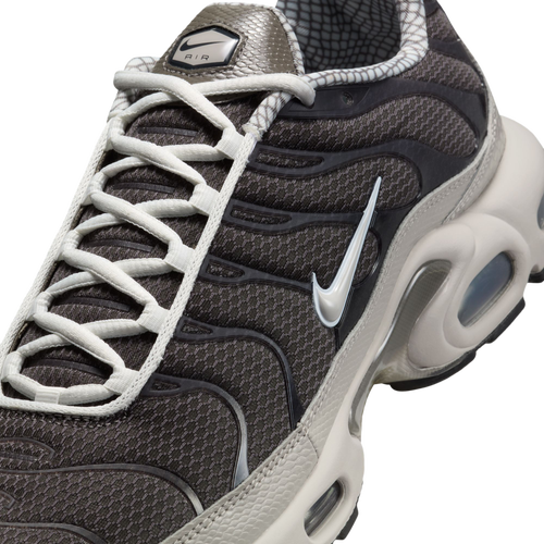 Nike Tuned 1 Image 8 of 9. Tap to open photo gallery.