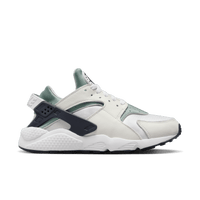 Nike huarache best sale gripp footlocker