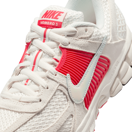 Nike Zoom Vomero 5 Image 7 of 8. Tap to open photo gallery.