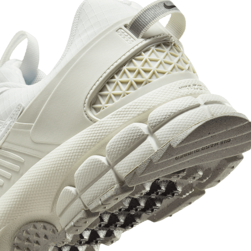 Nike Zoom Vomero Roam Image 8 of 8. Tap to open photo gallery.
