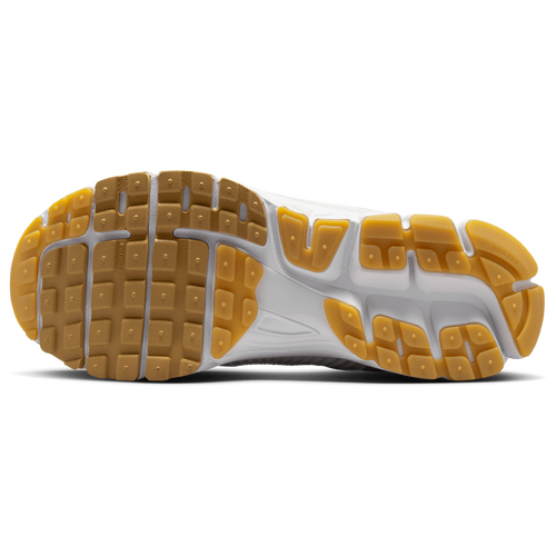 Nike Zoom Vomero 5 Image 6 of 8. Tap to open photo gallery.