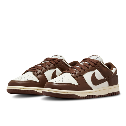 Nike Dunk Low Image 2 of 6. Tap to open photo gallery.