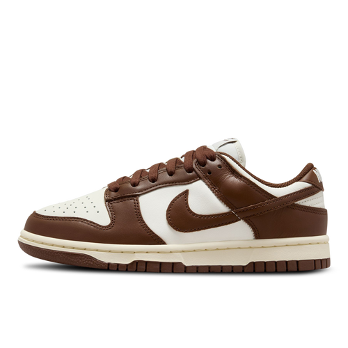 Nike Dunk Low Image 4 of 6. Tap to open photo gallery.