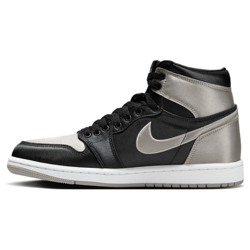 Jordan 1 Retro High OG Image 4 of 9. Tap to open photo gallery.