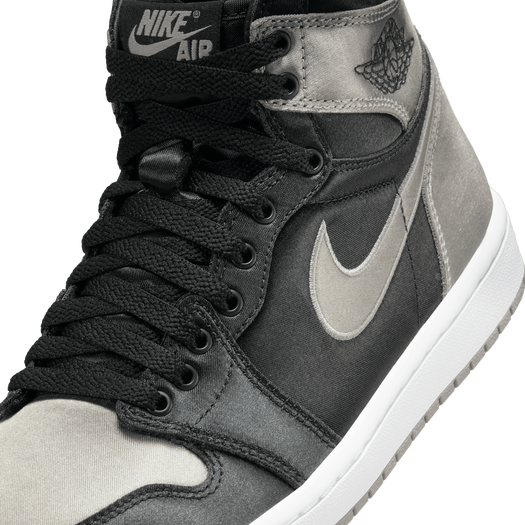 Jordan 1 Retro High OG Image 7 of 9. Tap to open photo gallery.