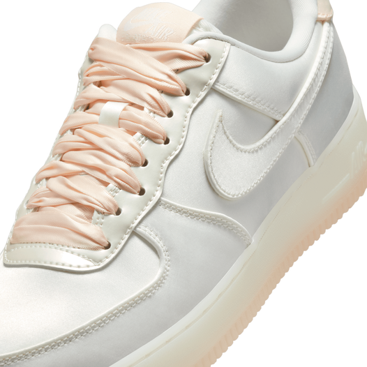 Nike Air Force 1 '07 LV8 Image 7 of 9. Tap to open photo gallery.