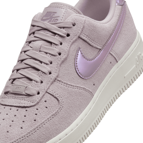 Nike Air Force 1 '07 Image 7 of 8. Tap to open photo gallery.
