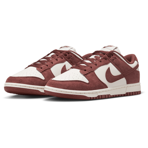 Nike Dunk Low Image 2 of 8. Tap to open photo gallery.
