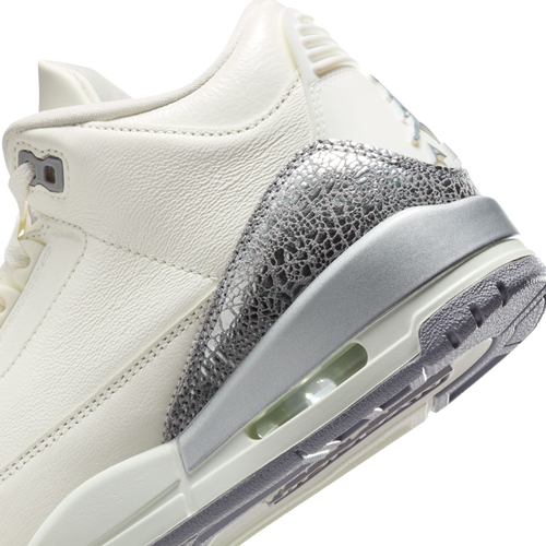 Jordan 3 Retro Image 7 of 9. Tap to open photo gallery.