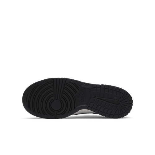 Nike Dunk Low Image 6 of 8. Tap to open photo gallery.