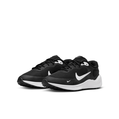 Nike Revolution 7 Image 2 of 9. Tap to open photo gallery.
