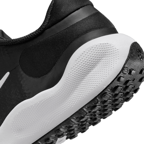 Nike Revolution 7 Image 8 of 9. Tap to open photo gallery.