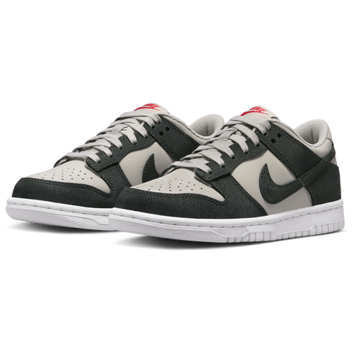 Nike Dunk Low Image 2 of 8. Tap to open photo gallery.